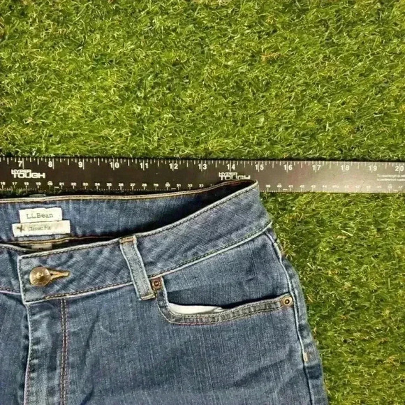 L.L. Bean Women's Classic Fit Bootcut Jeans Size 12MT Medium Wash High Rise - Picture 8 of 8